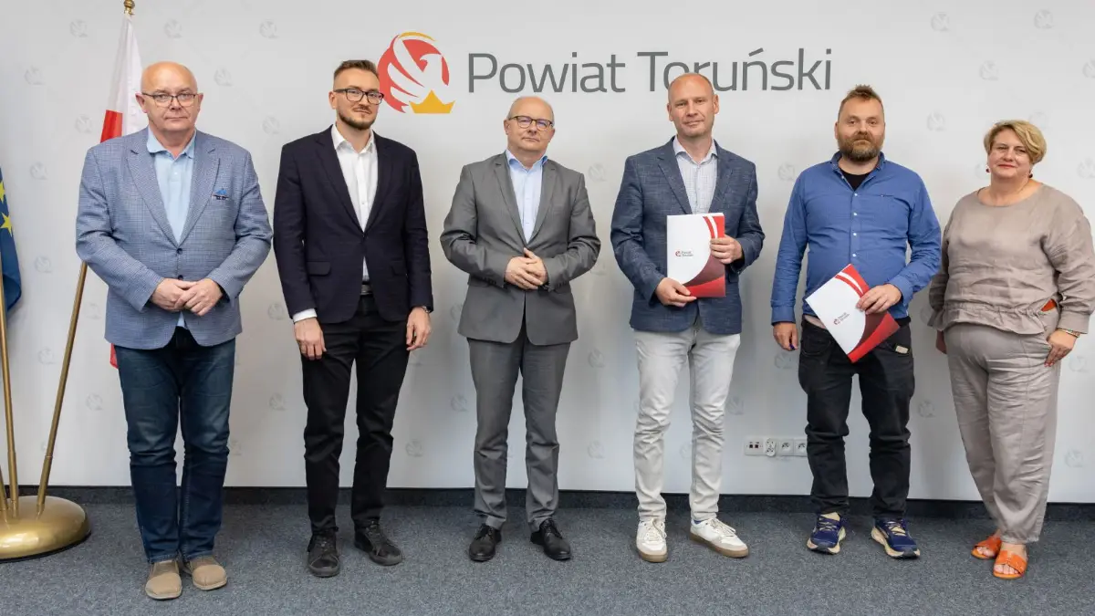 Umowa na dokumentację budowy drogi rowerowej przy DW 569