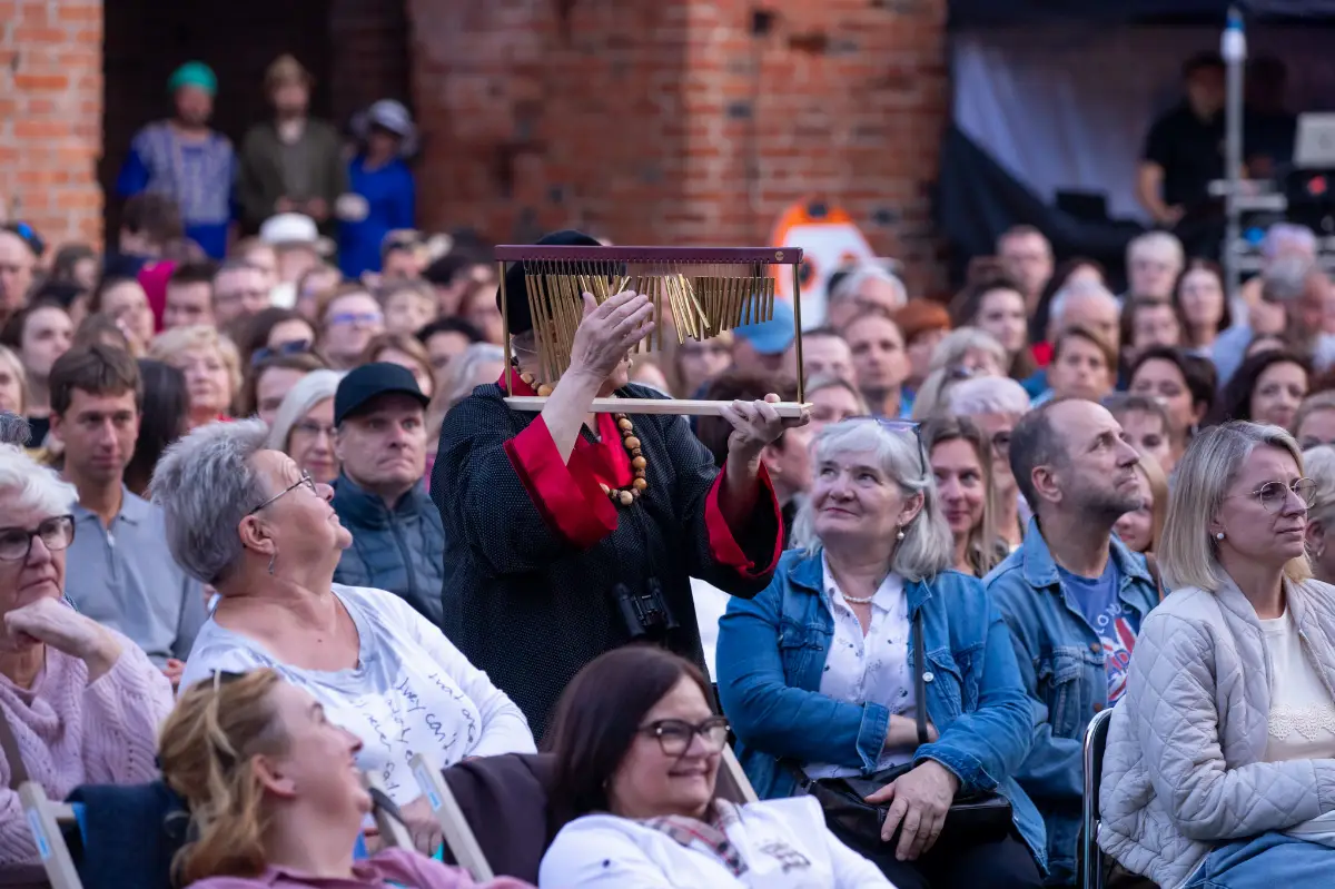 Zamek Dybowski ponownie gościł na teatralnej scenie. Rozpoczęcie festiwalu 'Klasyka na Zamku'