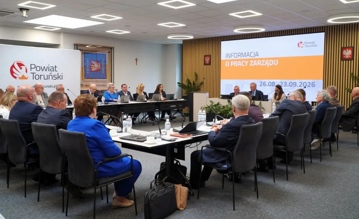 Nowy radny złożył ślubowanie podczas XXVIII Sesji Rady Powiatu Toruńskiego