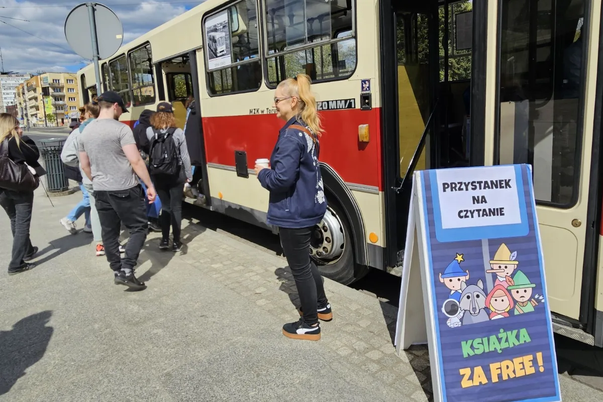 Książkobus MZK: Przystanek na Czytanie w Toruniu