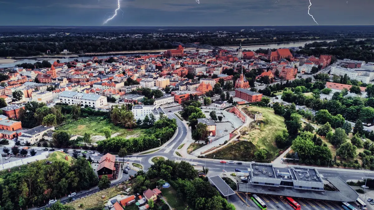 Ostrzeżenie przed burzami z intensywnymi opadami i gradem
