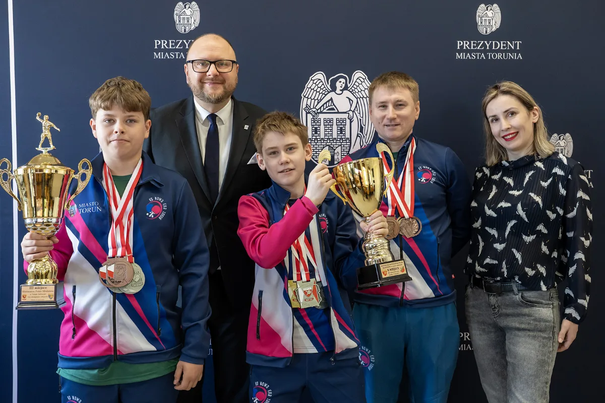 Spotkanie prezydenta Torunia z zawodnikami KS Nowa Era po sportowych osiągnięciach
