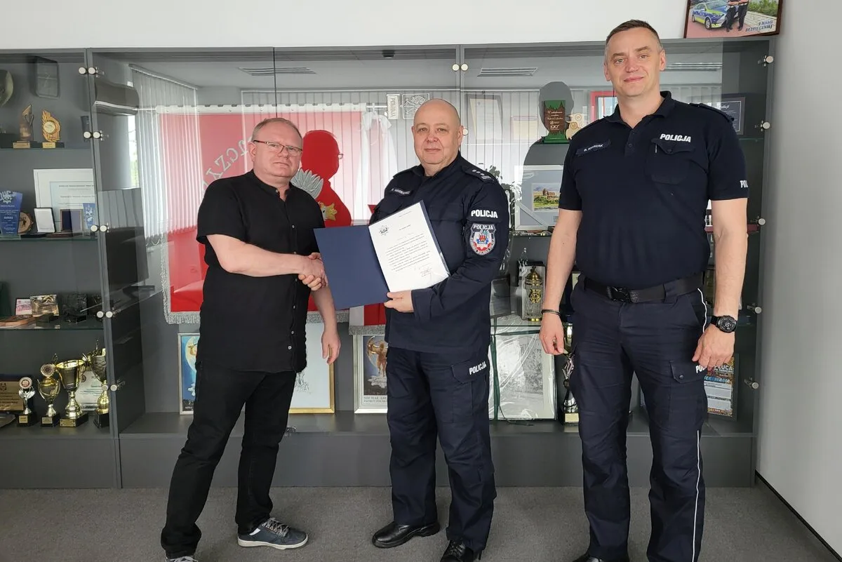 Komendant Miejski Policji w Toruniu wyróżnił świadka incydentu na Rubinkowie