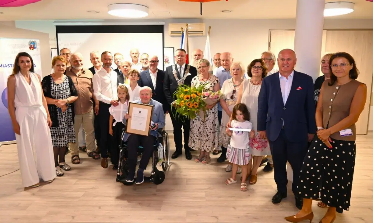 Stanisław Śmigiel otrzymuje Medal „Za Zasługi dla Miasta Torunia”