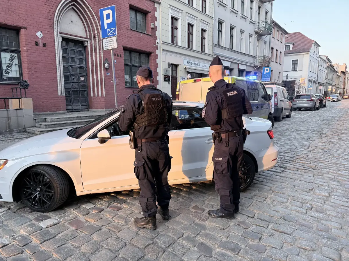 Wspólne kontrole w toruńskiej starówce dla poprawy bezpieczeństwa