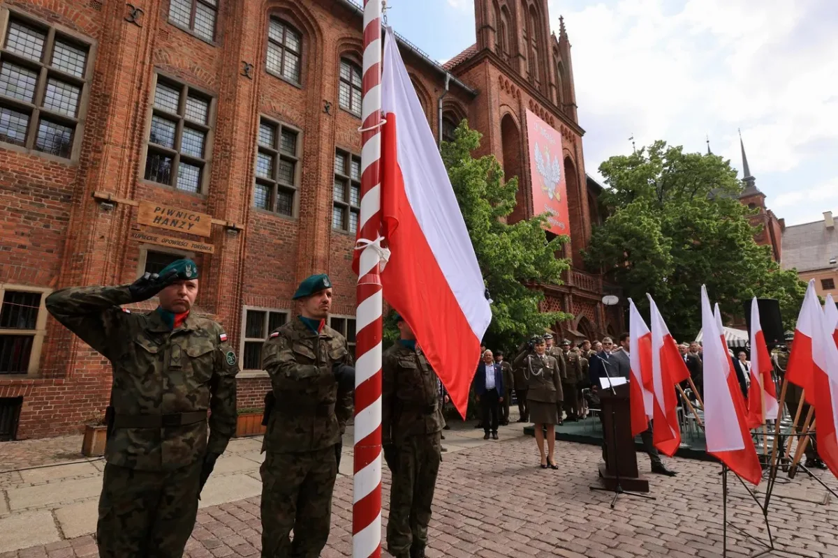 Obchody Dnia Flagi i 235. rocznicy Konstytucji 3 Maja w Toruniu