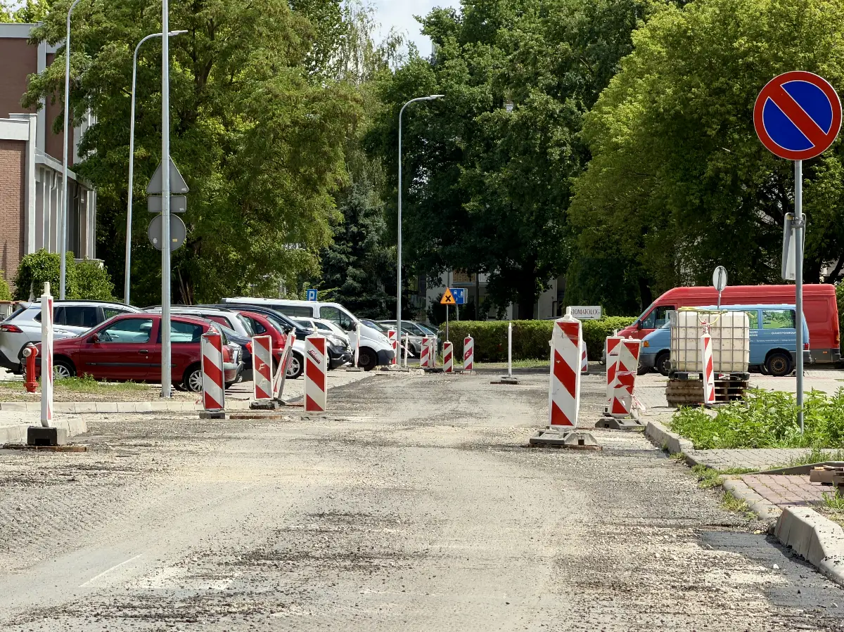 Remont ul. św. Faustyny: Asfaltowanie rozpoczęte