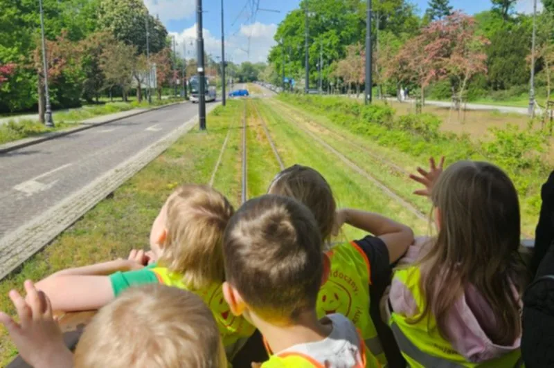 Edukacyjna wycieczka przedszkolaków z Bajkowego Dworku w Toruniu