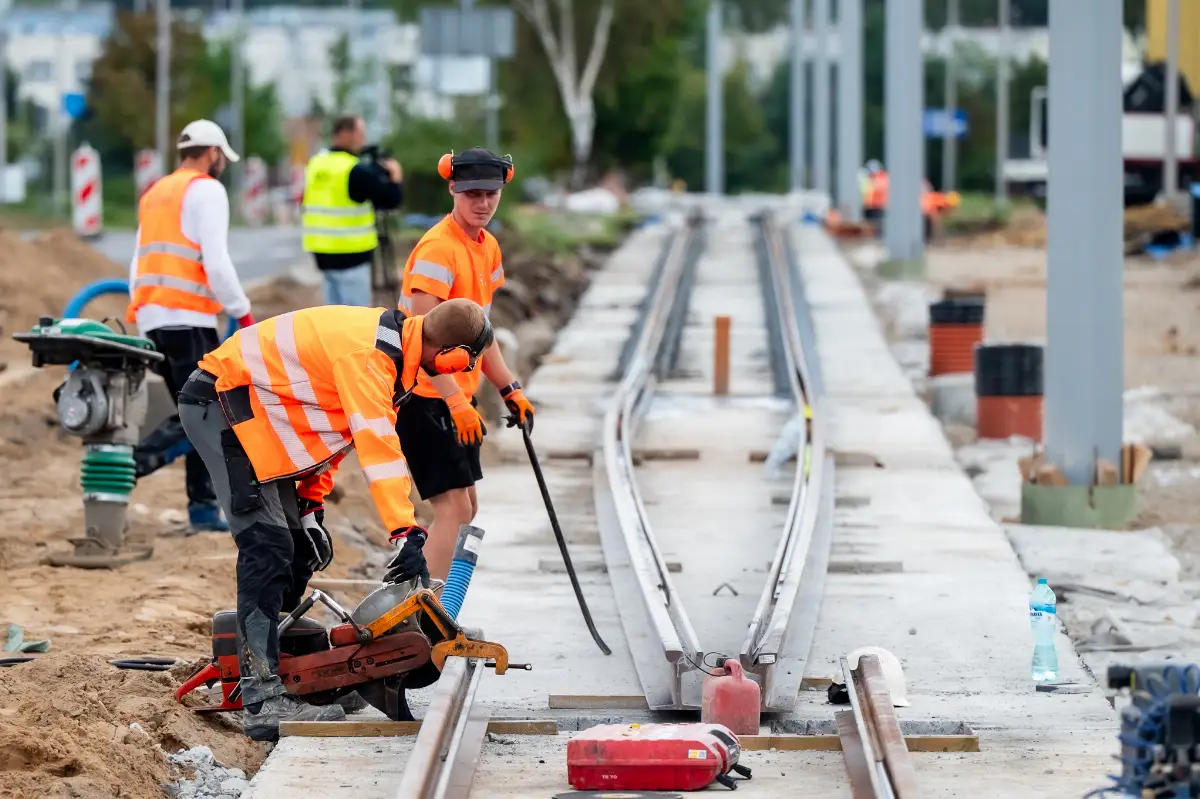 Modernizacja torowisk w Toruniu – poprawa bezpieczeństwa i komfortu podróży