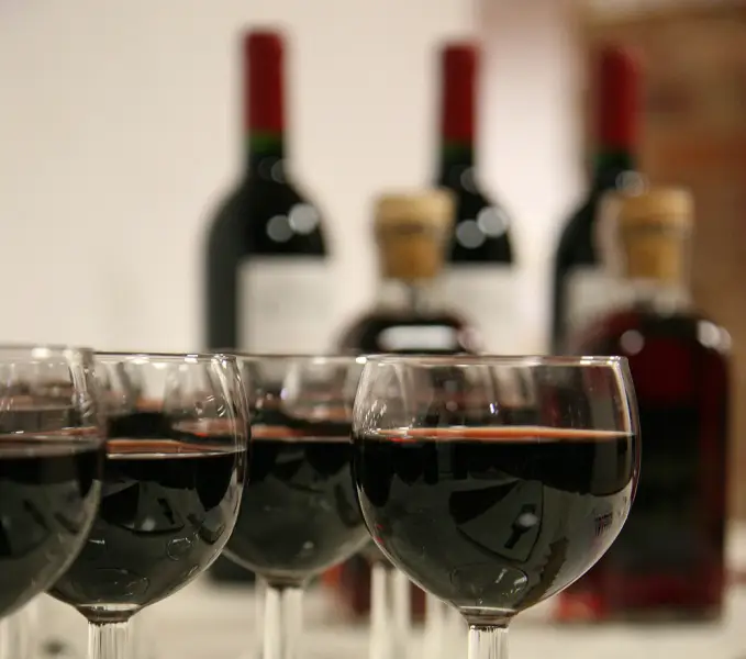 Możliwość składania wniosków o zezwolenia na sprzedaż napojów alkoholowych w Toruniu
