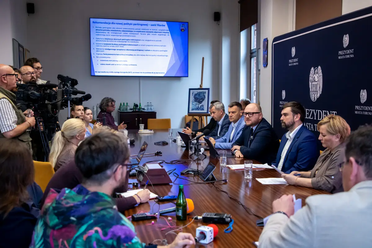 Postępy w opracowaniu nowej polityki parkingowej w Toruniu
