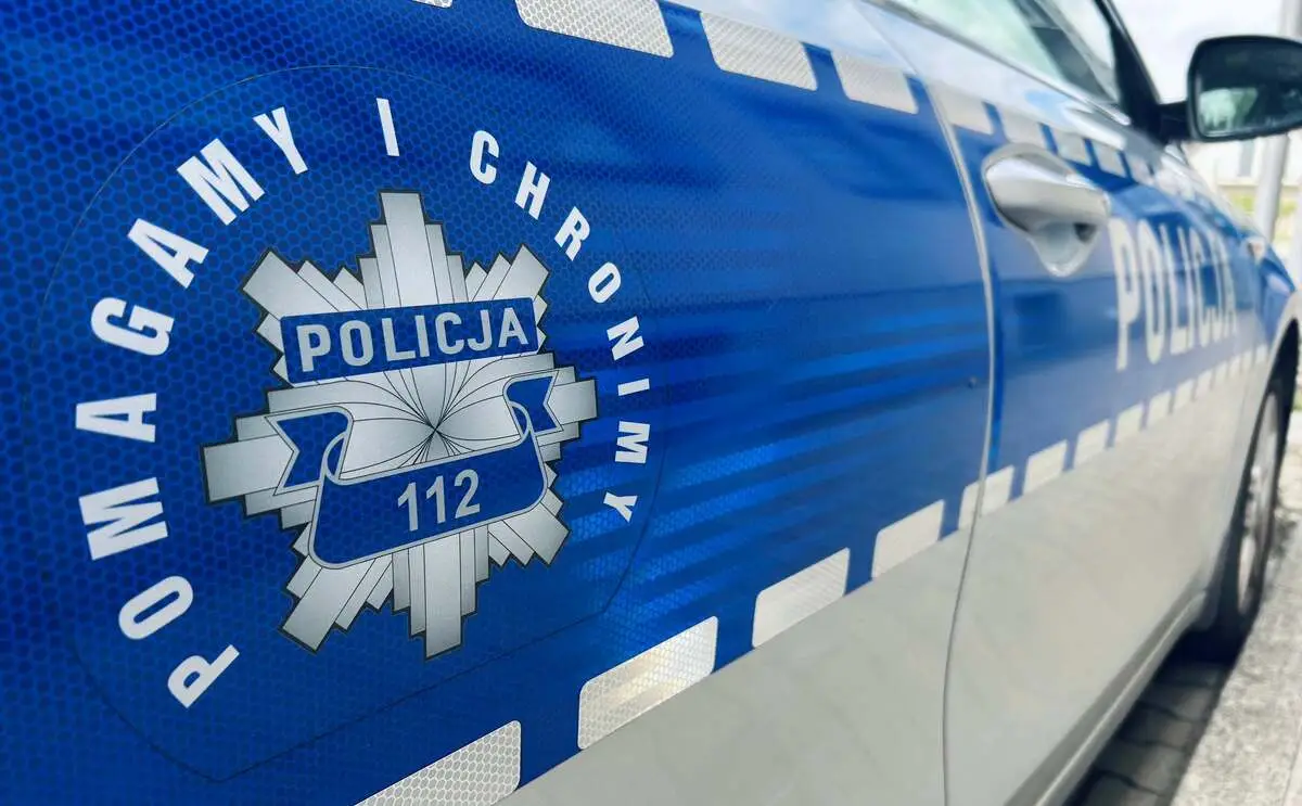 Interwencja policji uratowała Skodę przed pożarem
