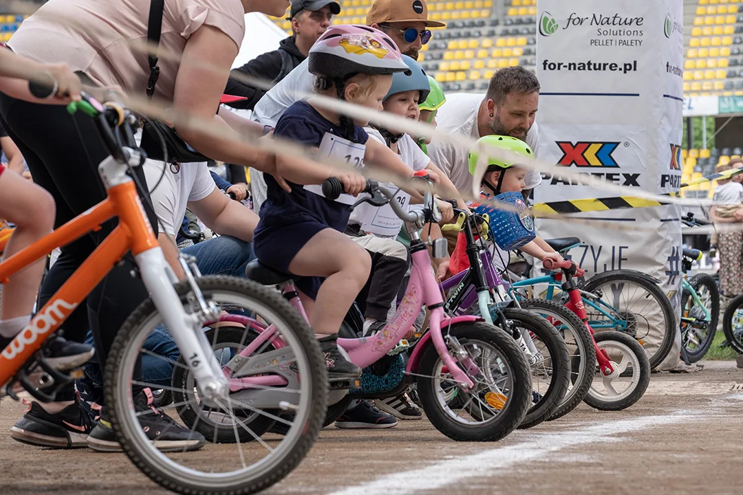 Piknik oraz wyścigi rowerowe na Motoarenie