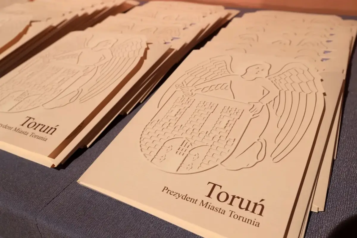 Nowe zasady przyznawania stypendiów dla uczniów w Toruniu
